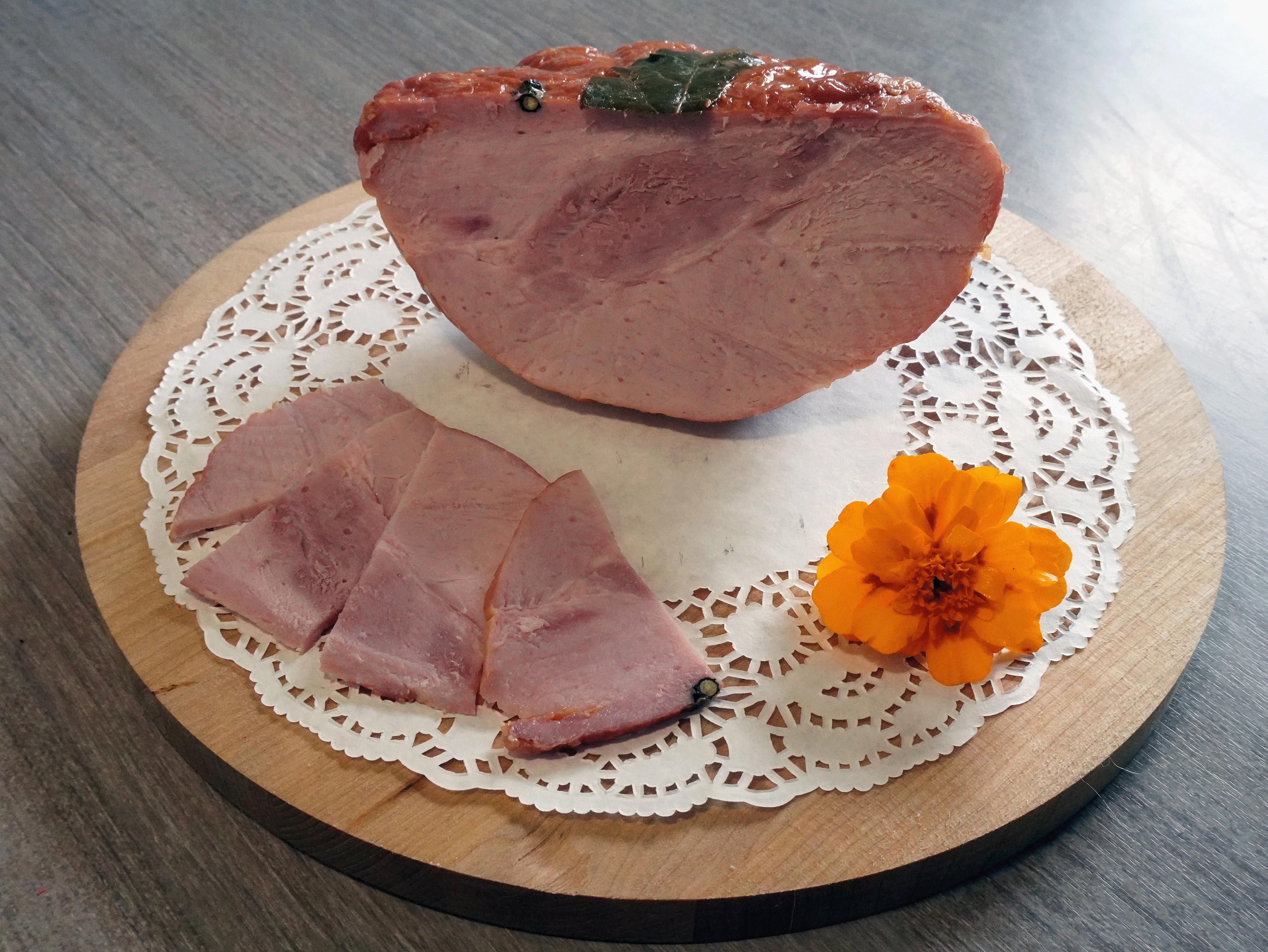 Ветчина домашняя в вакуумной упаковке